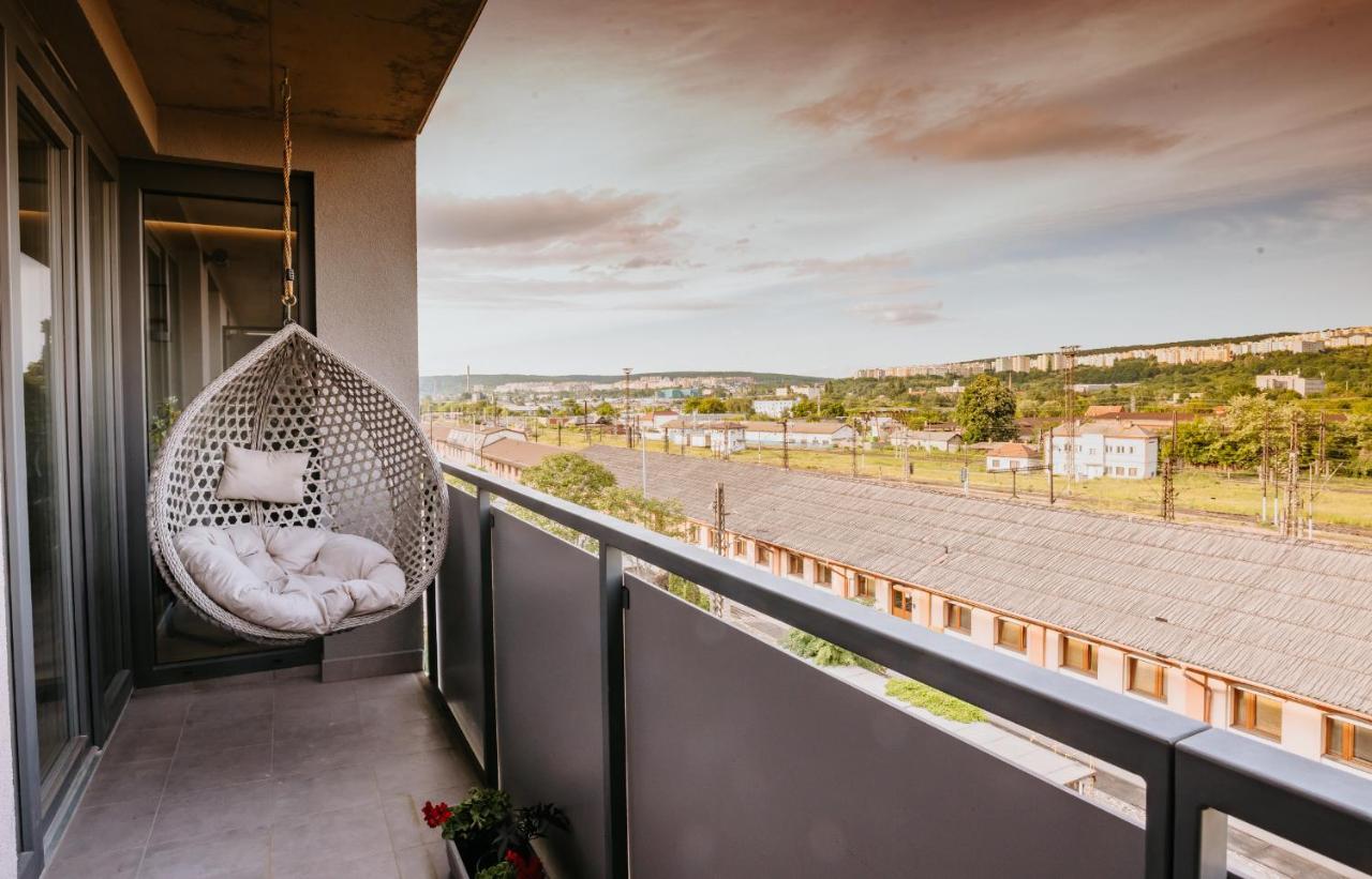 Minimalist Design Penthouse - Kosice Old Town Apartment Exterior photo